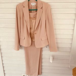Calvin Klein suit with camisole in blush rose size 10